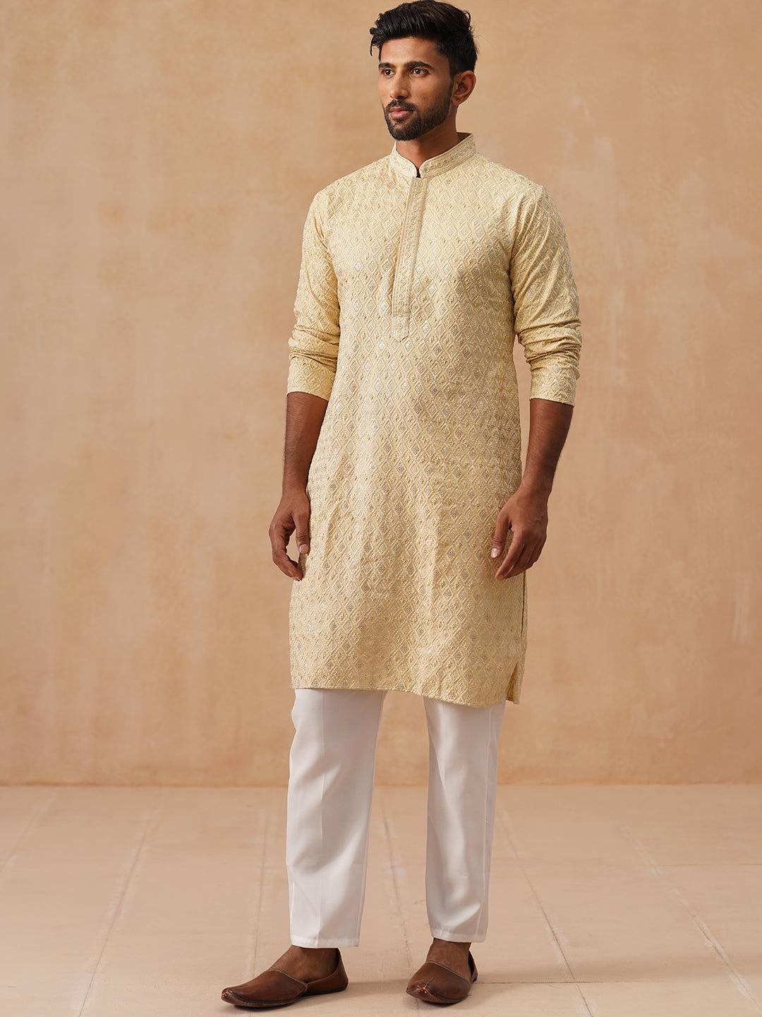 Men’S Festive Kurta Set With Intricate Embroidery