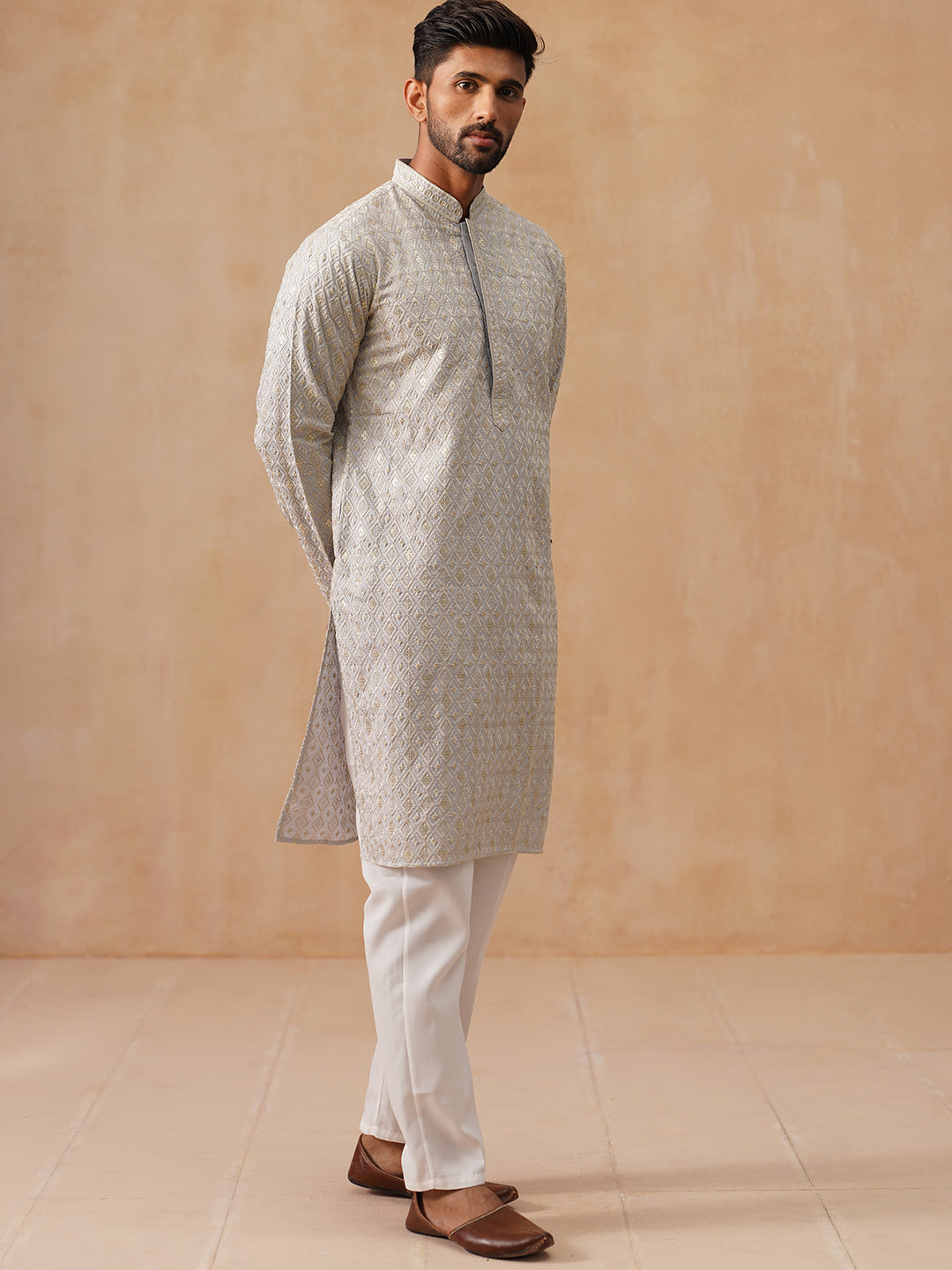 Men’S Festive Kurta Set With Intricate Embroidery