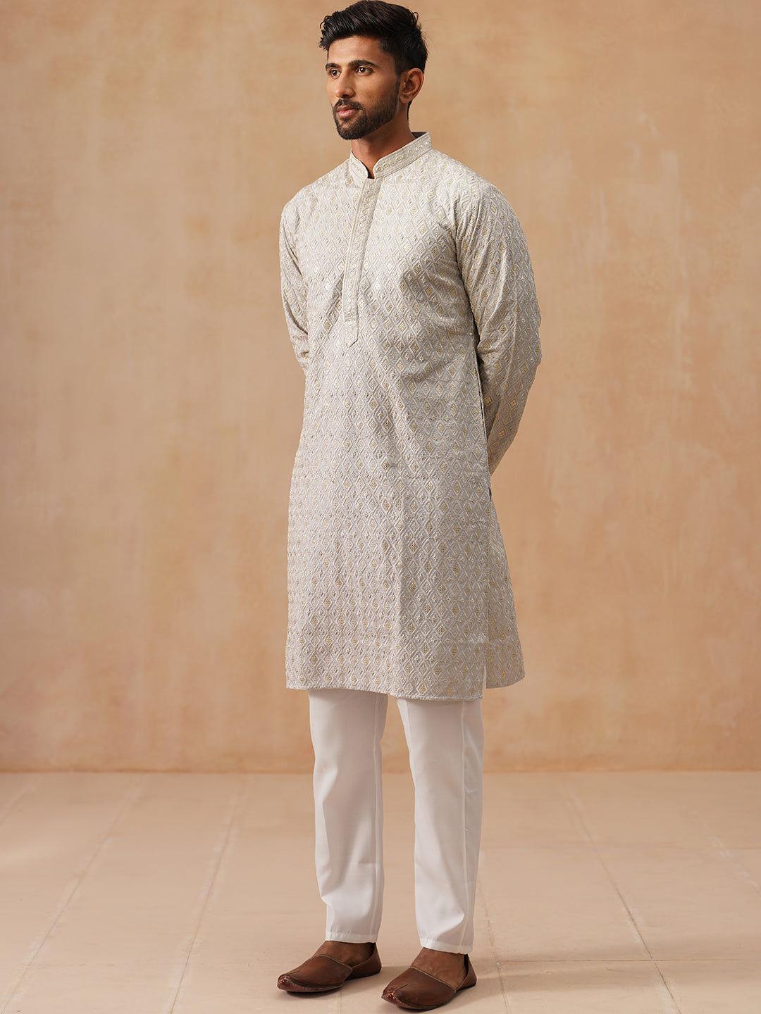 Men’S Festive Kurta Set With Intricate Embroidery