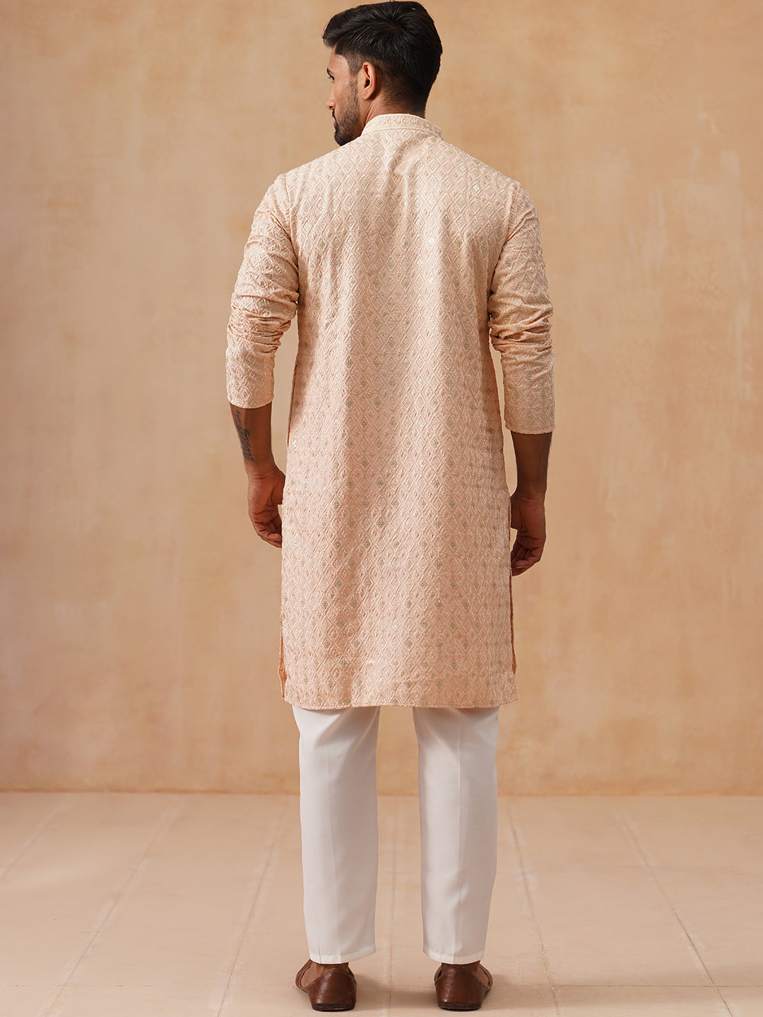 Men’S Festive Kurta Set With Intricate Embroidery