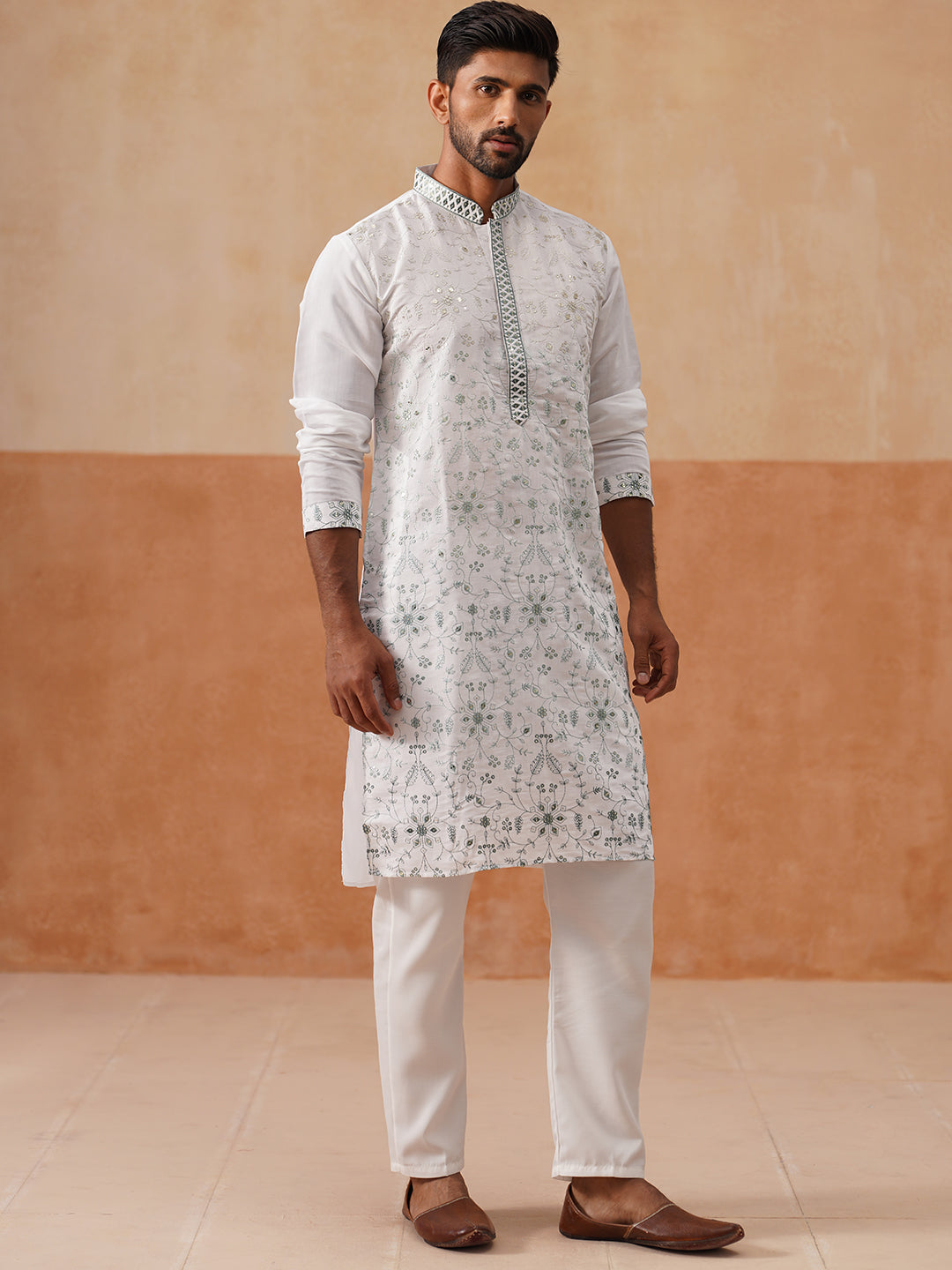 Men’S Silk Blend Embroidered Kurta Pyjama Set