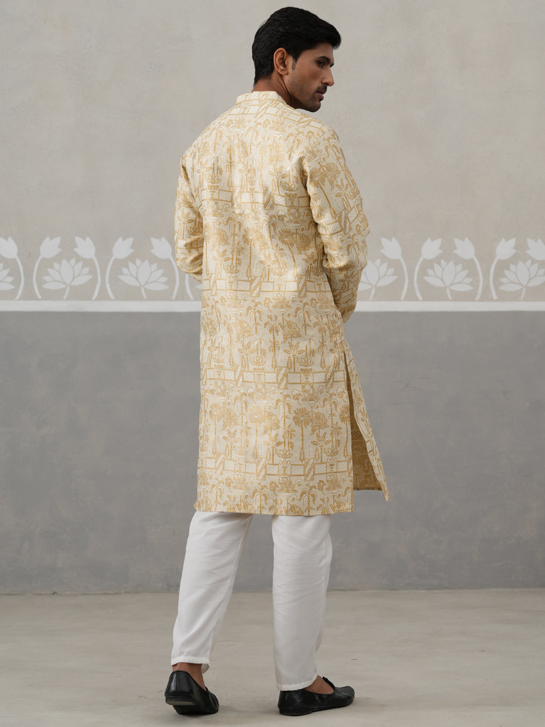 Designer Silk Blend Kurta Pyjama For Men