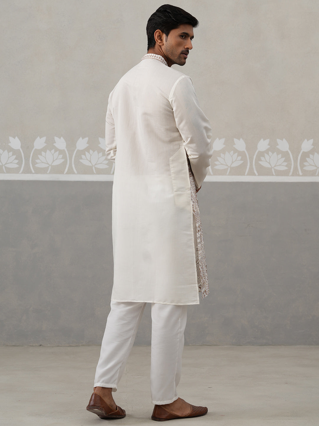 Traditional Embroidered Kurta For Men