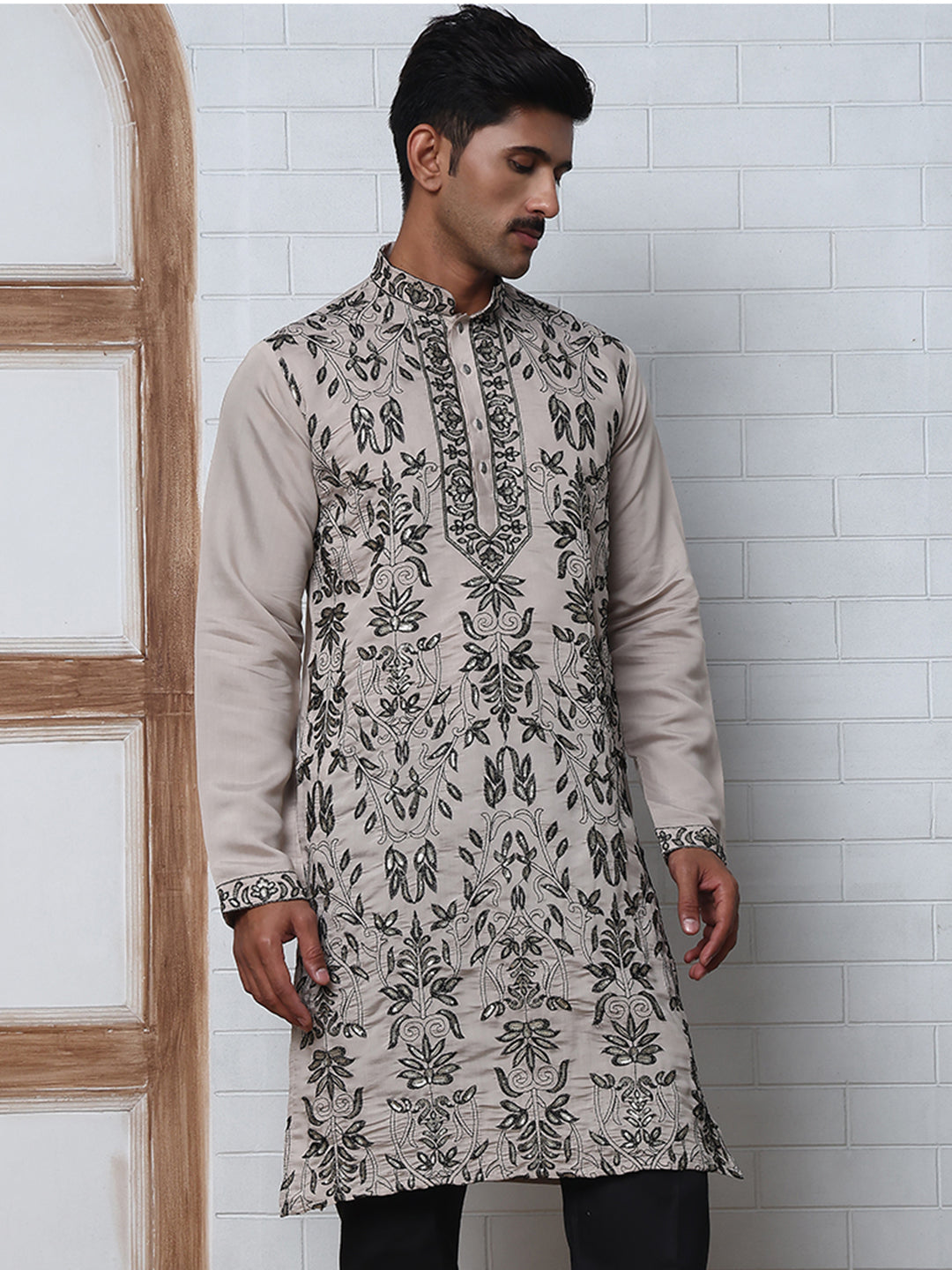 Embroidered &amp; Sequins Kurta Set For Men