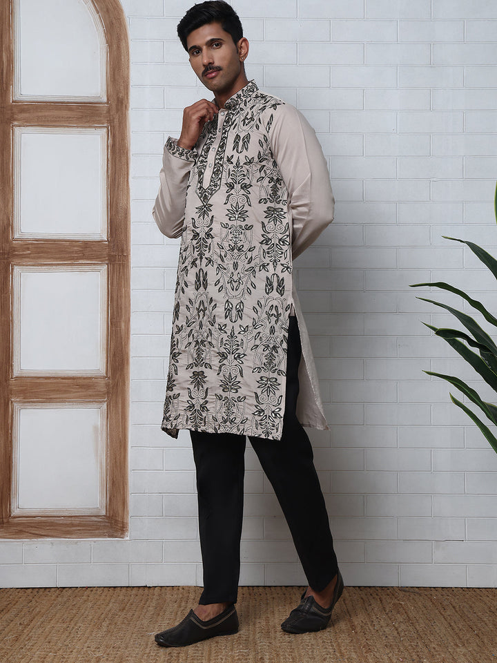 Embroidered &amp; Sequins Kurta Set For Men