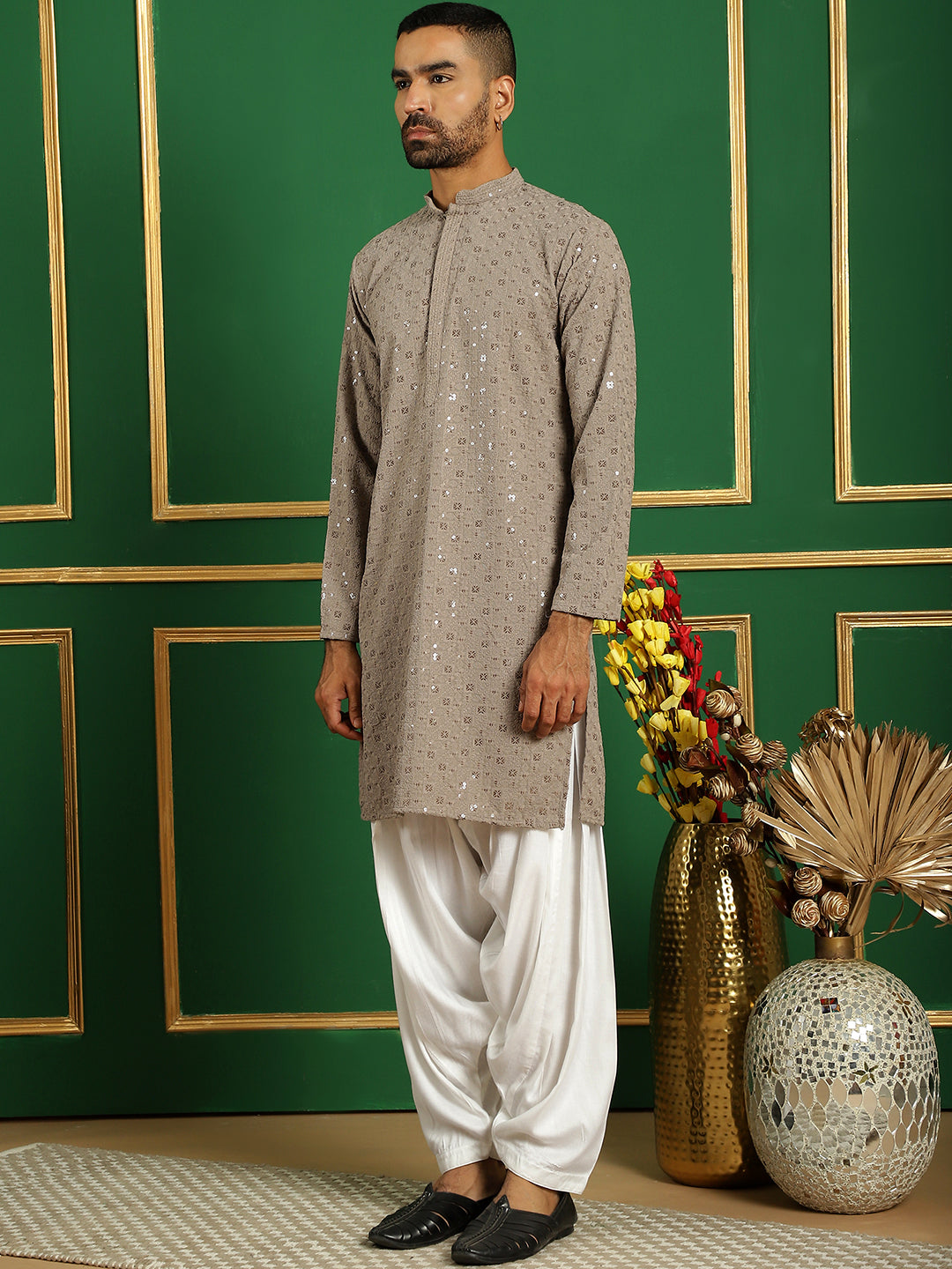 Men Grey Embroidered And Sequence Kurta With Salwar