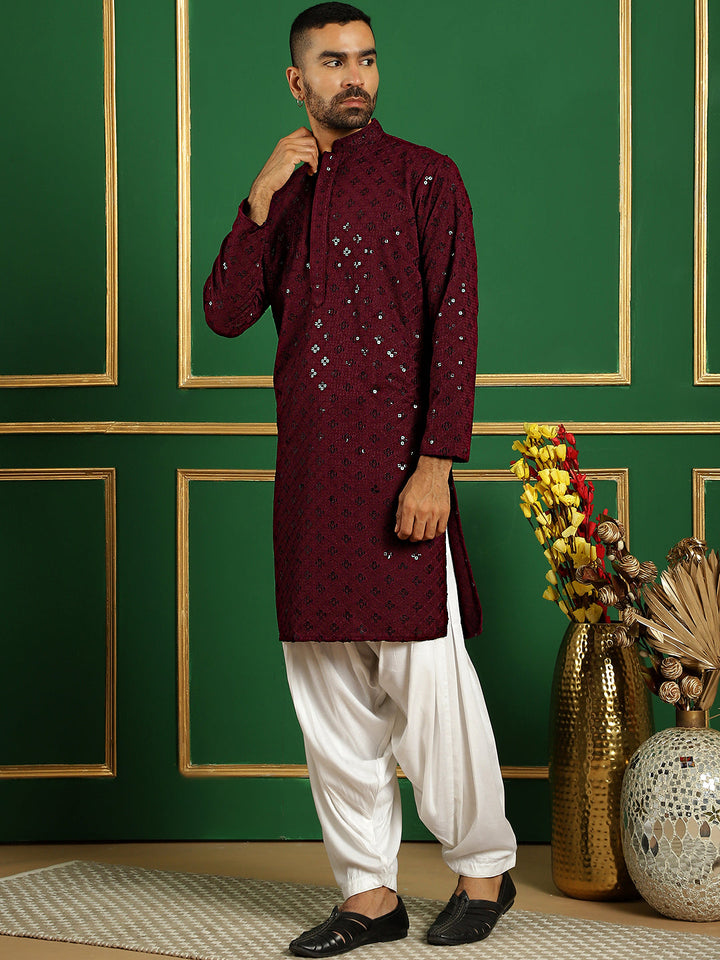 Men Purple Embroidered And Sequence Kurta With Salwar