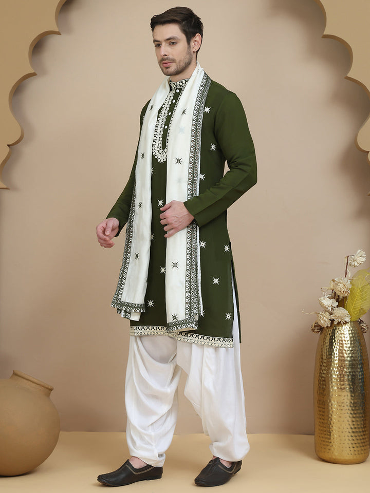 Embroidered Silk Blend Kurta Salwar And Dupatta Set For Men