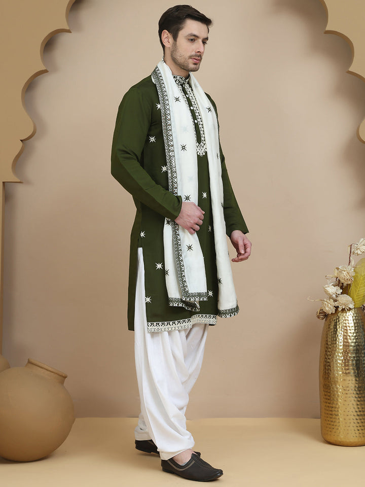 Embroidered Silk Blend Kurta Salwar And Dupatta Set For Men