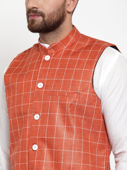 Men'S Solid Kurta Pajama With Checked Waistcoat