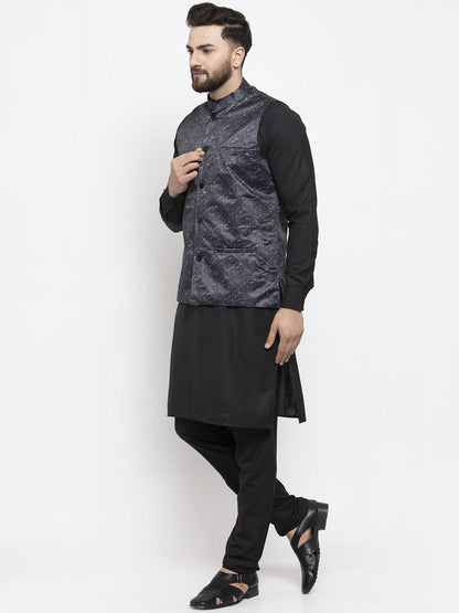Men'S Solid Cotton Kurta Pajama With Printed Waistcoat