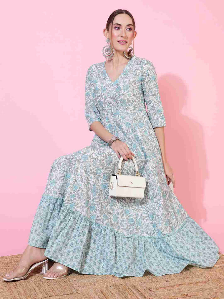 Cotton Calf Length Printed Flared 3/4 sleeves Round Neck Kurta