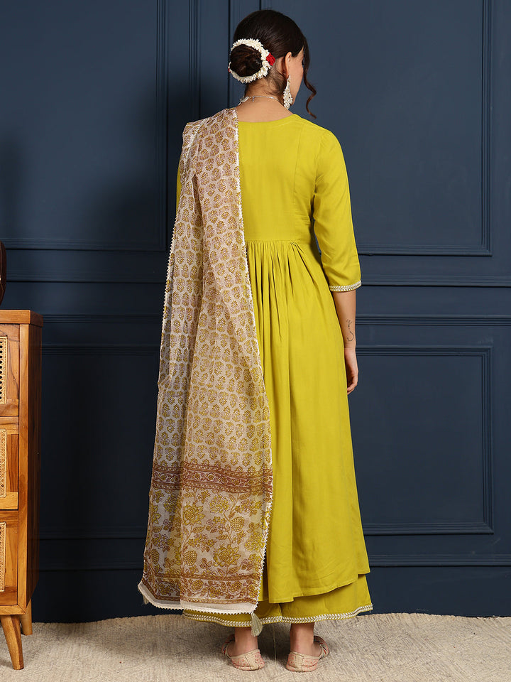 Rayon Calf Length Solid Flared 3/4 Sleeves V-Neck Kurta Bottom Dupatta Set