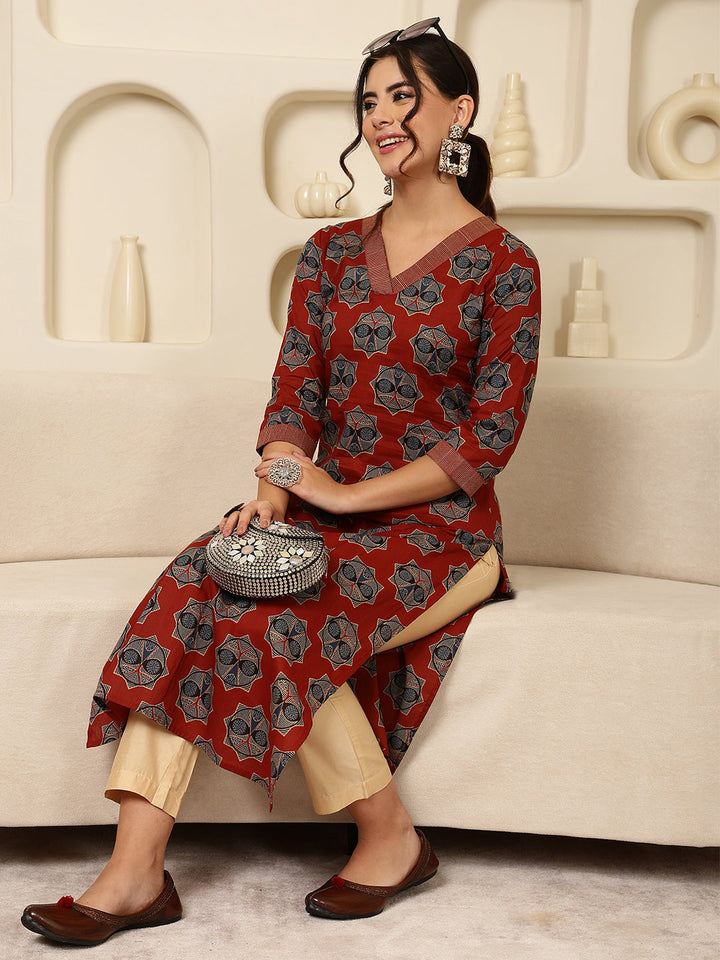 Cotton Calf Length Printed Straight 3/4 Sleeves V-Neck Kurta