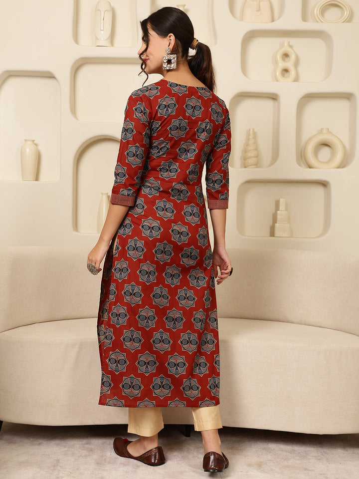 Cotton Calf Length Printed Straight 3/4 Sleeves V-Neck Kurta