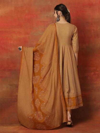 Cotton Calf Length Printed 3/4 Sleeves V-Neck Anarkali Kurta Bottom With Dupatta