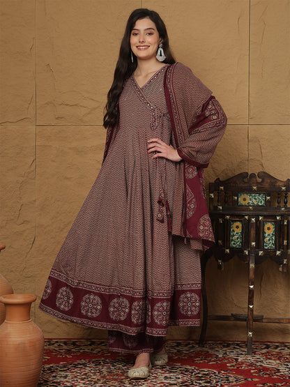Cotton Calf Length Printed 3/4 Sleeves V-Neck Anarkali Kurta Bottom With Dupatta