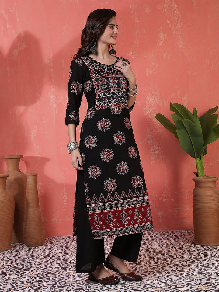 Cotton Calf Length Printed 3/4 Sleeves Round Neck Straight Kurta Suit Set With Dupatta