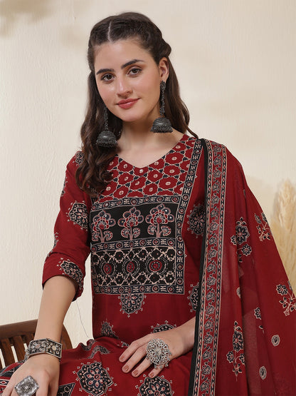 Cotton Calf Length Printed 3/4 Sleeves Round Neck Straight Kurta Suit Set With Dupatta