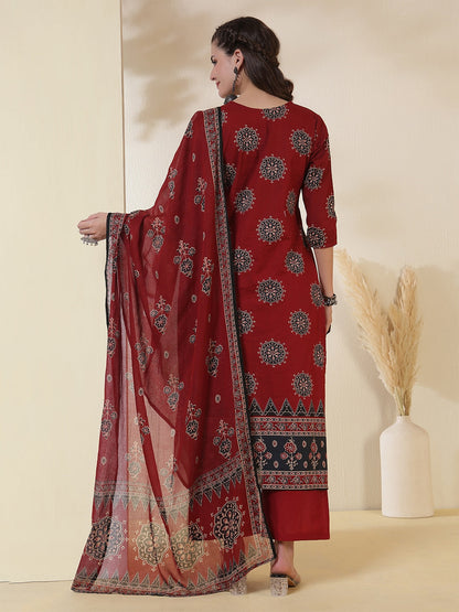 Cotton Calf Length Printed 3/4 Sleeves Round Neck Straight Kurta Suit Set With Dupatta