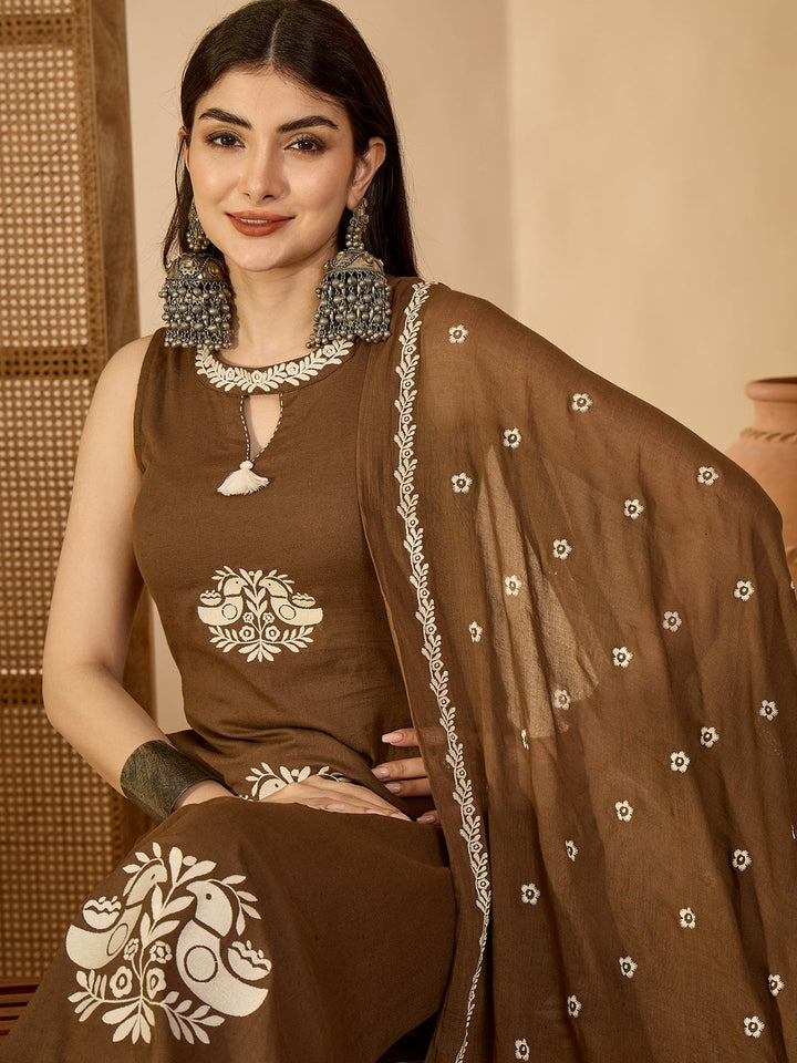 Cotton Calf Length Printed Sleeveless Round Neck Straight Kurta Suit Set With Dupatta