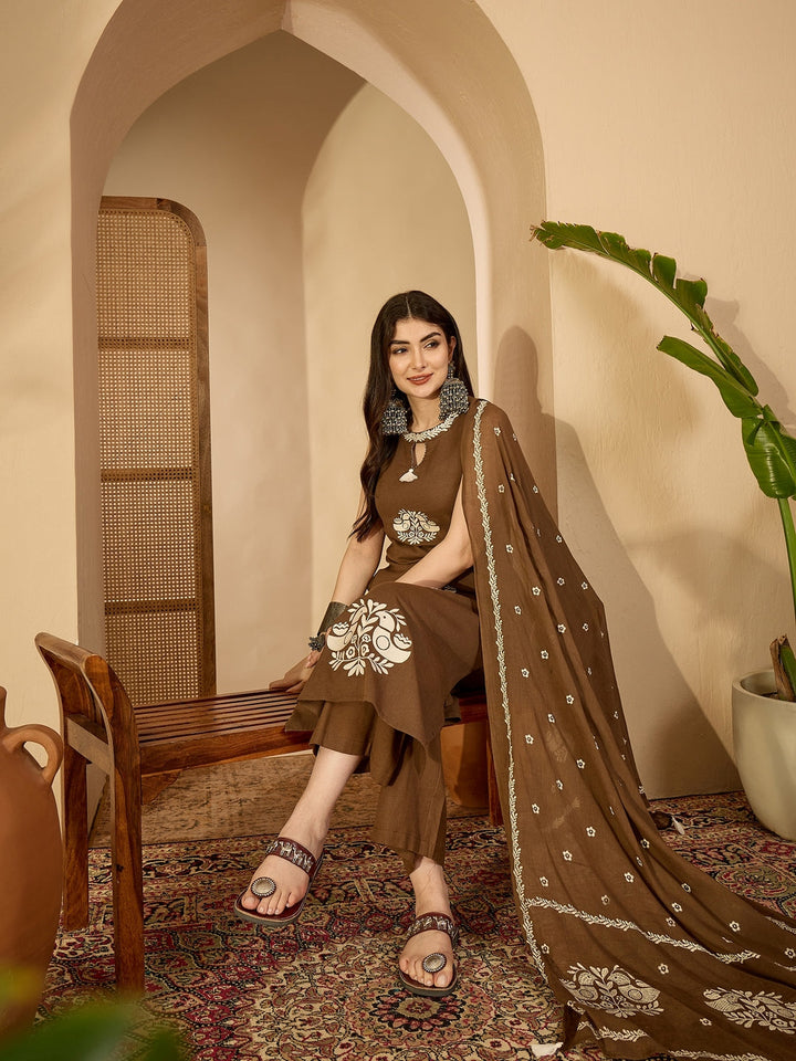 Cotton Calf Length Printed Sleeveless Round Neck Straight Kurta Suit Set With Dupatta