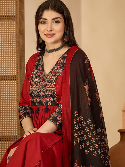 Rayon Calf Length Solid 3/4 Sleeve V-Neck Flared Kurta Suit Set With Dupatta