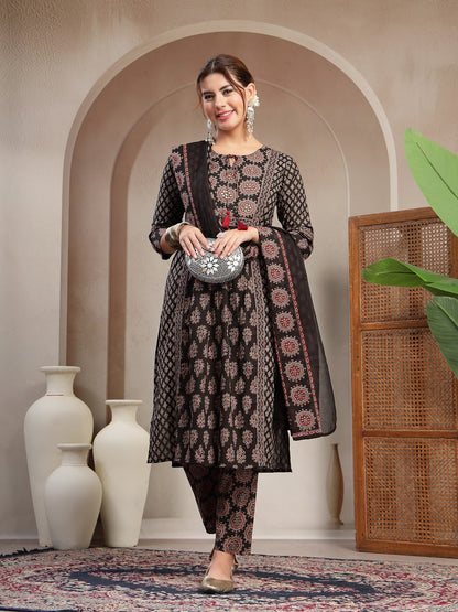 Cotton Calf Length Printed 3/4 Sleeve Key Hole Neck Flared Kurta Suit Set