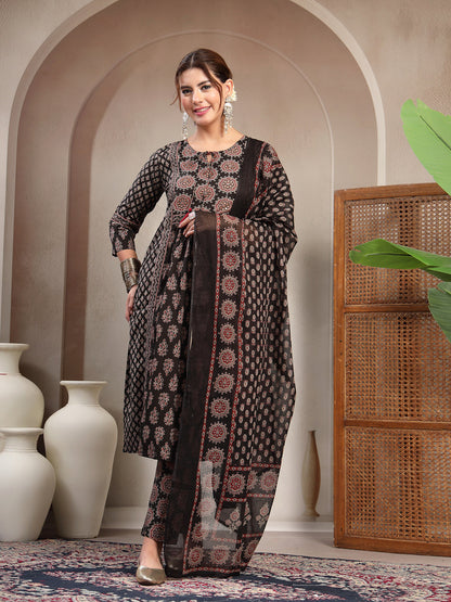Cotton Calf Length Printed 3/4 Sleeve Key Hole Neck Flared Kurta Suit Set