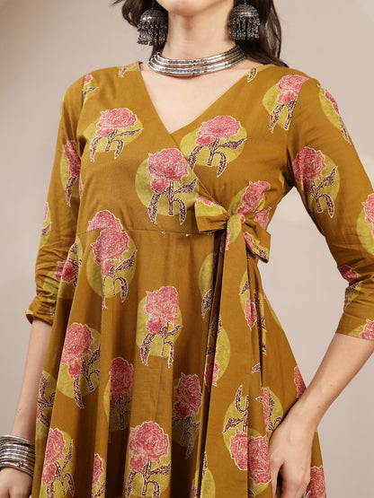 Cotton Calf Length Printed 3/4 Sleeve V-Neck Flared Kurta