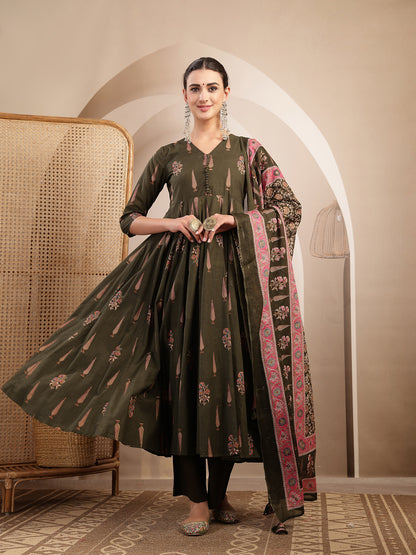 Cotton Calf Length Printed 3/4 Sleeve V-Neck Anarkali Kurta Suit Set