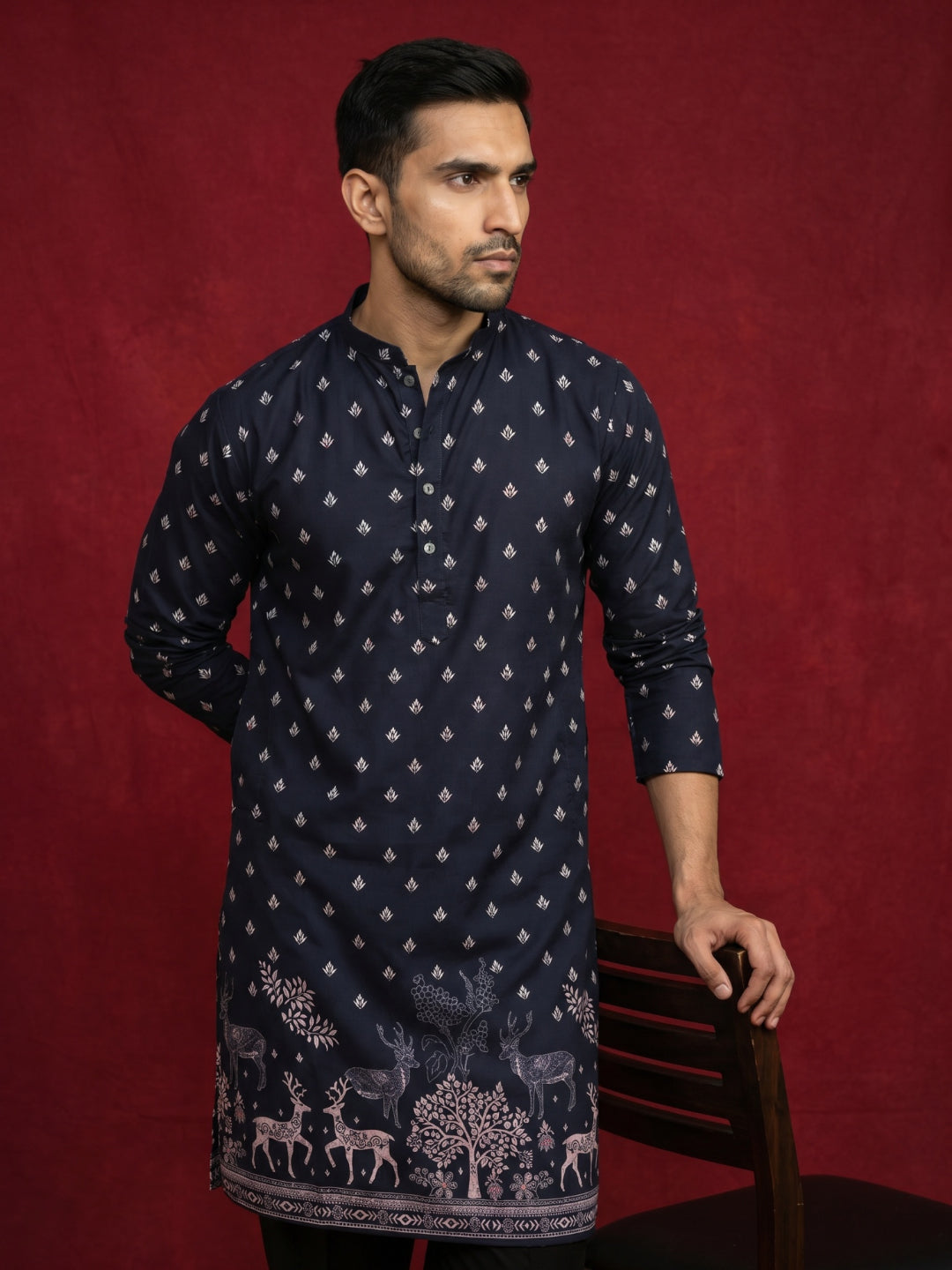 Men Cotton Blend Animal Printed Kurta With Pyjama
