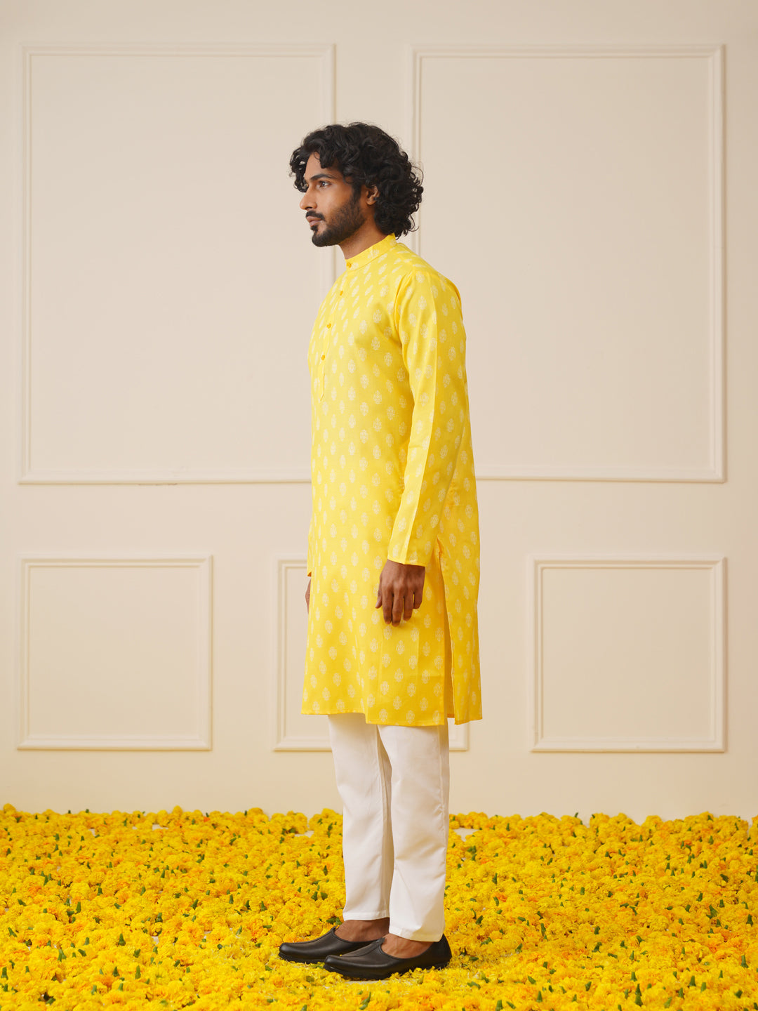 Men Yellow And White Floral Printed Kurtas