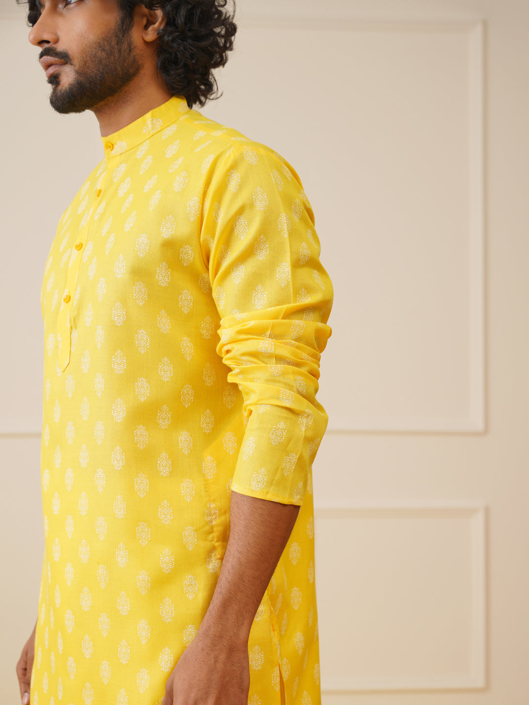 Men Yellow And White Floral Printed Kurtas