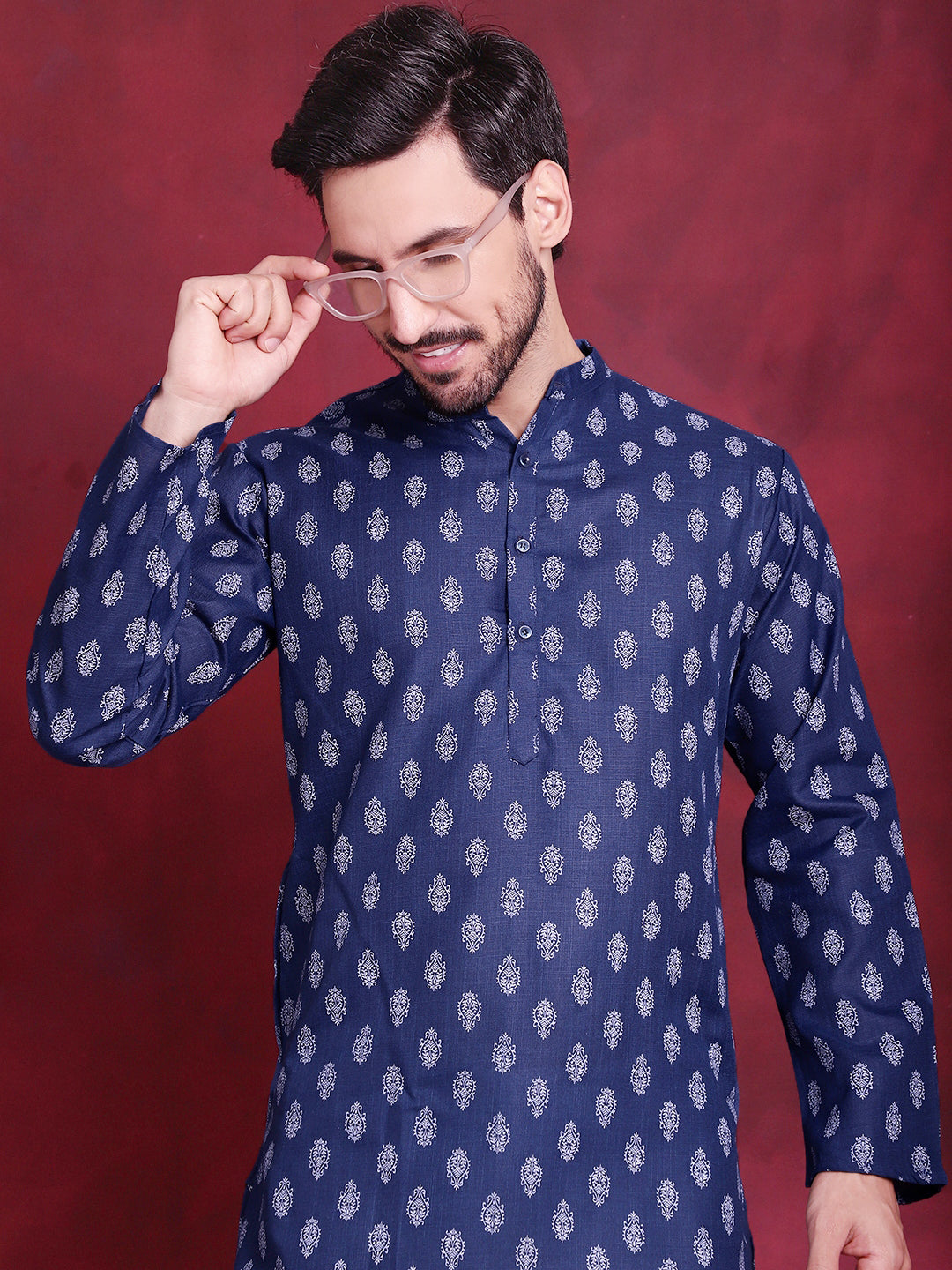 Men Navy Blue And White Floral Printed Kurtas