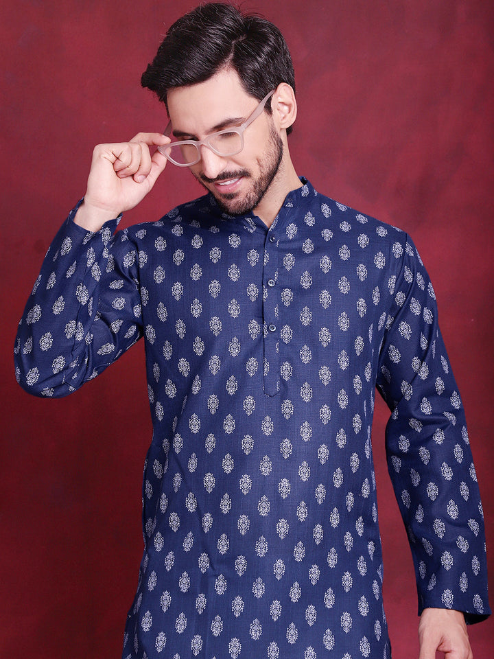 Men Navy Blue And White Floral Printed Kurtas