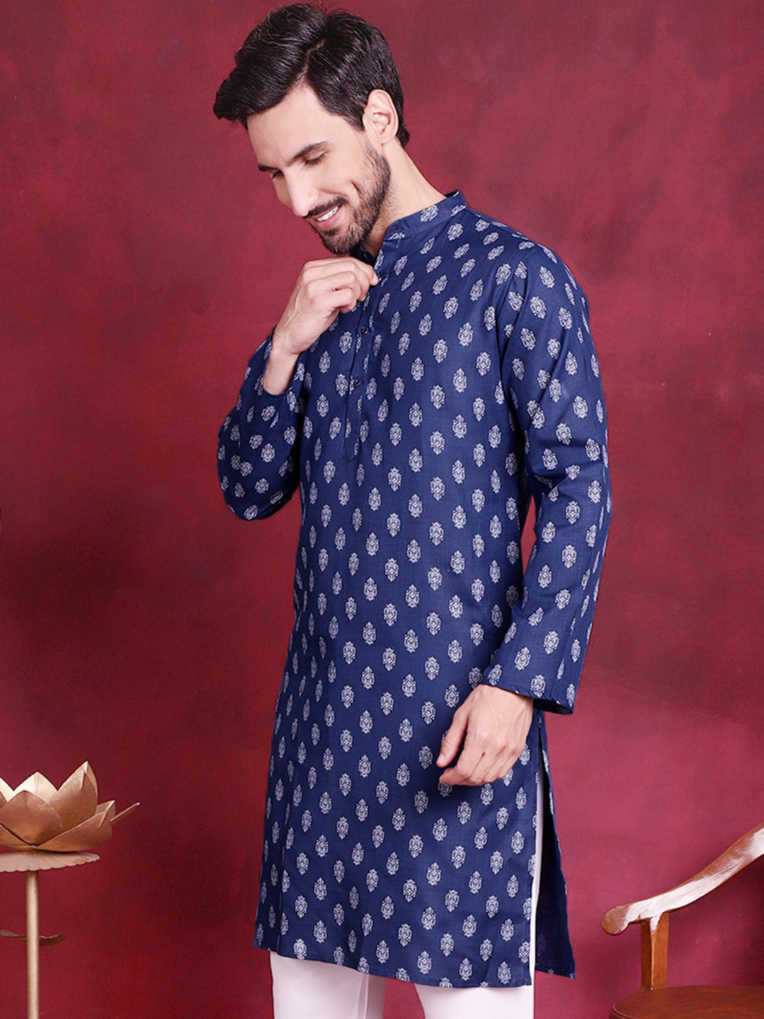 Men Navy Blue And White Floral Printed Kurtas