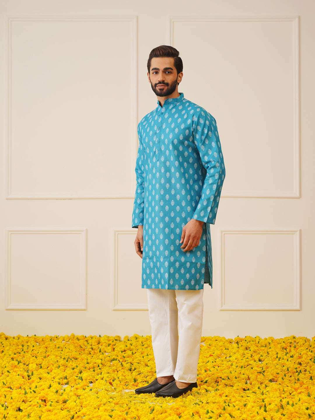 Men Teal And White Floral Printed Kurtas