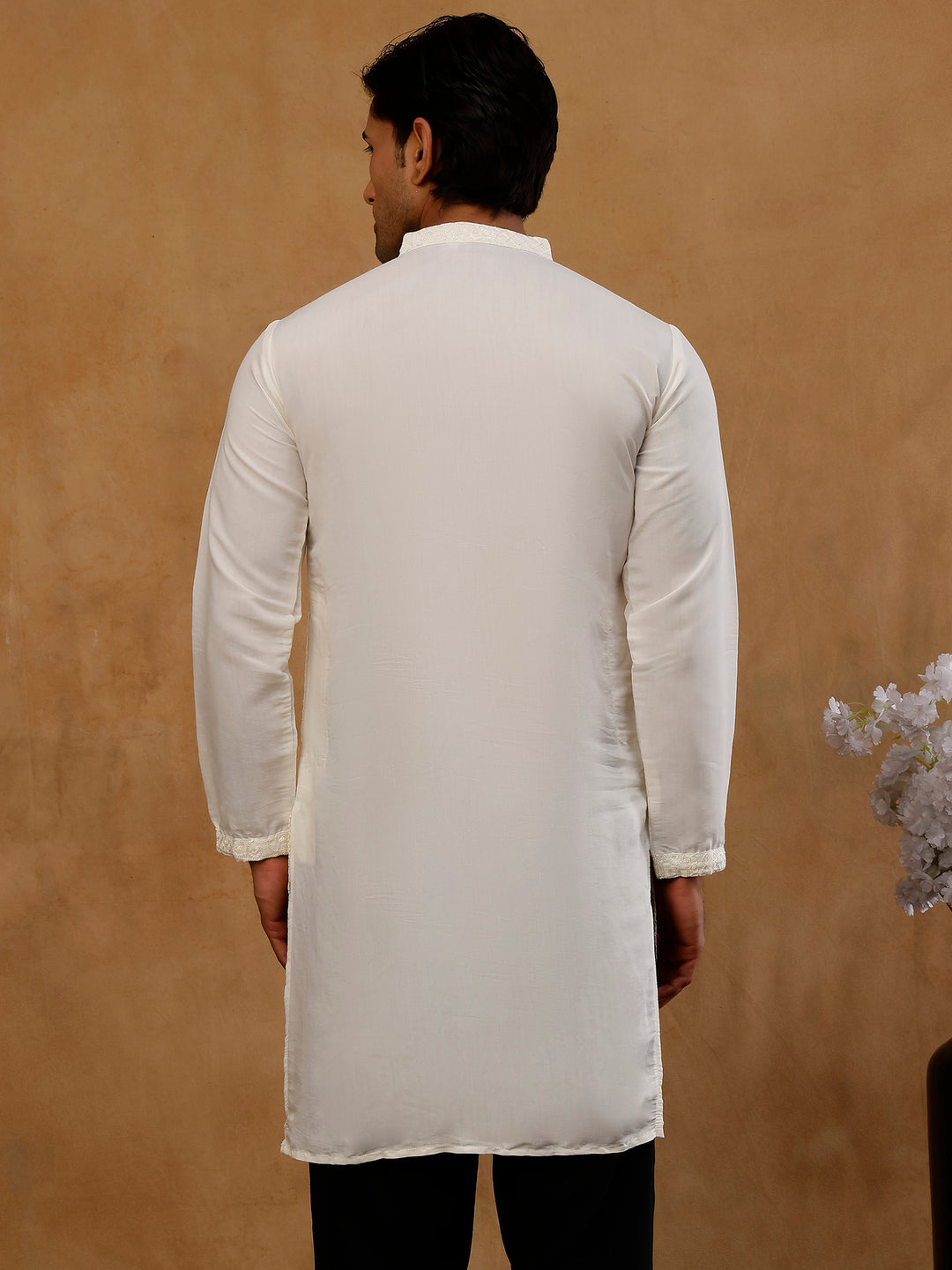 Men’S Silk Blend Embroidered Kurta