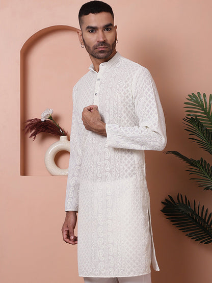 Men'S Embroidered Kurtas.