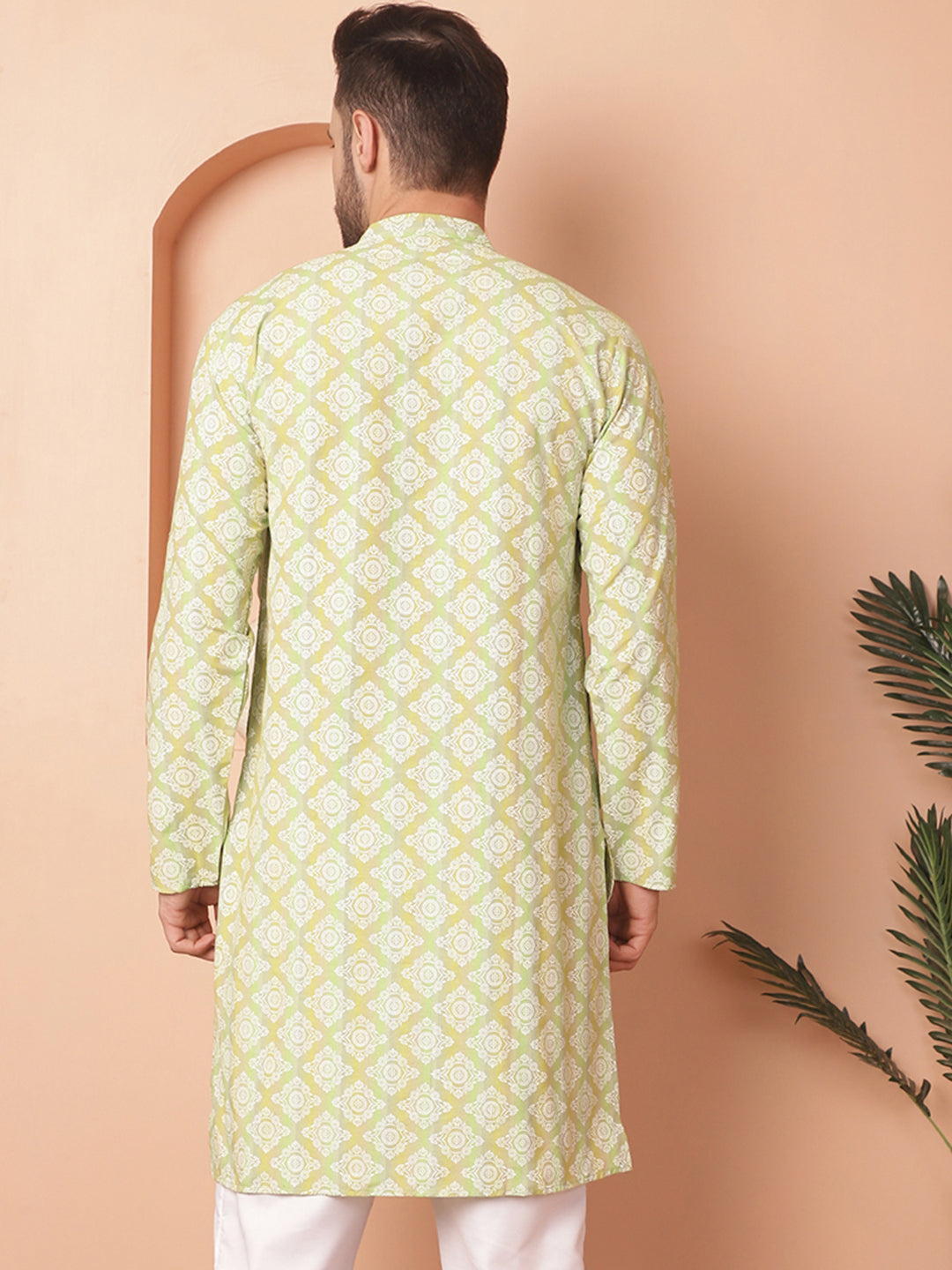Men Green And White Floral Printed Kurtas