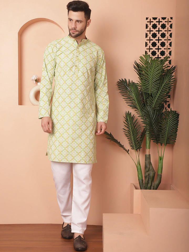 Men Green And White Floral Printed Kurtas