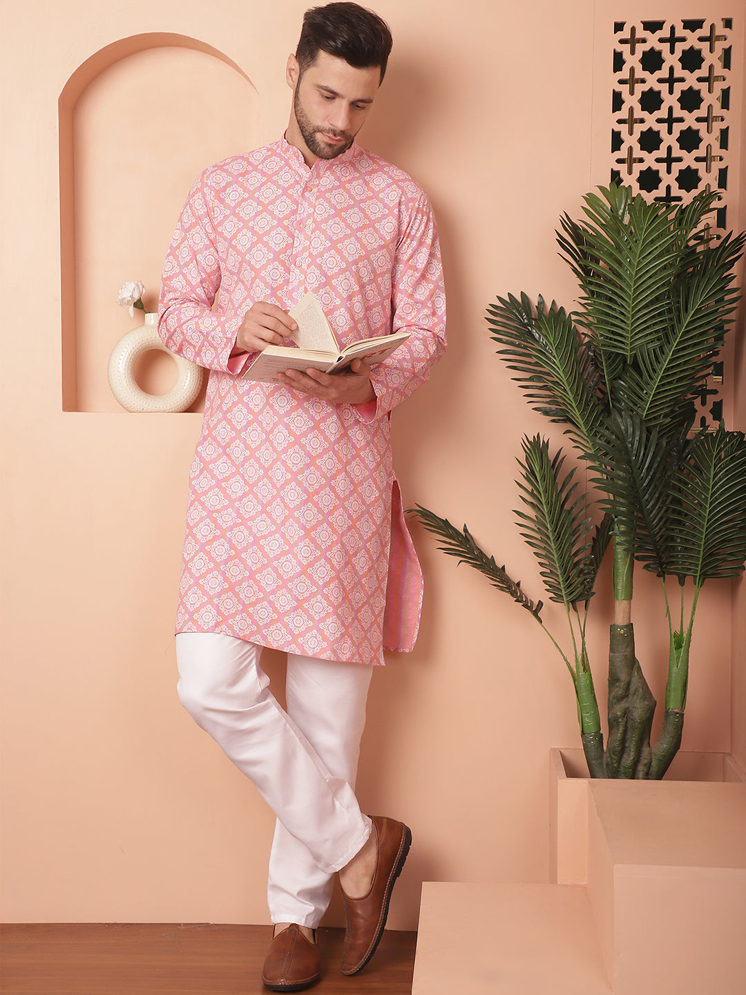 Men Peach And White Floral Printed Kurtas