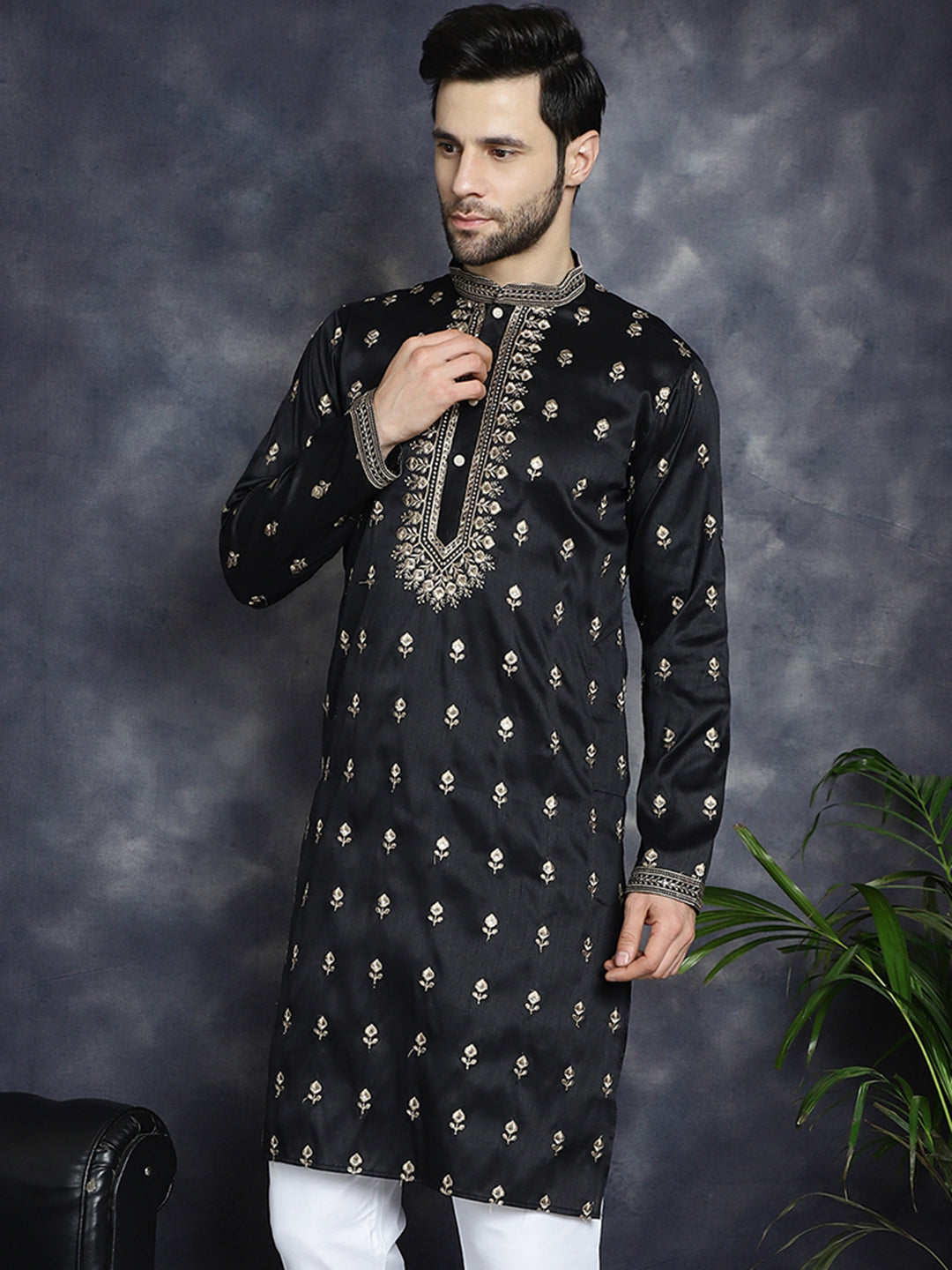 Men'S Black Chikankari Embroidered Kurtas