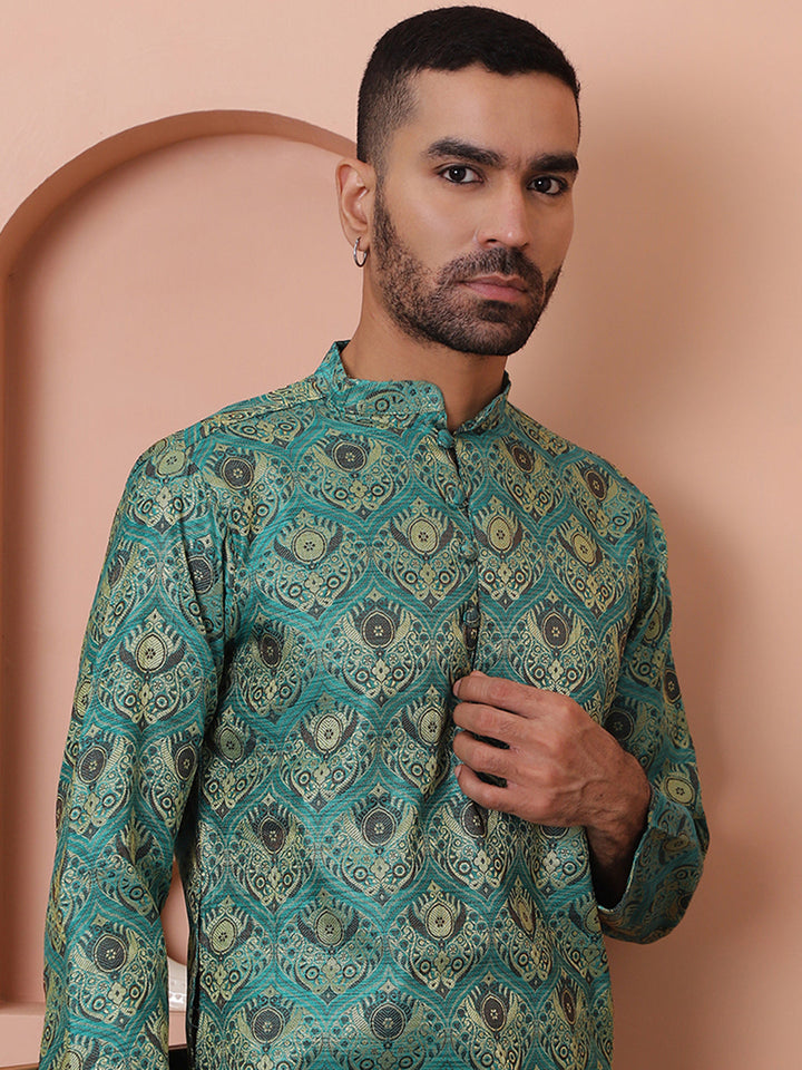 Men Green Silk Blend Straight Kurtas.