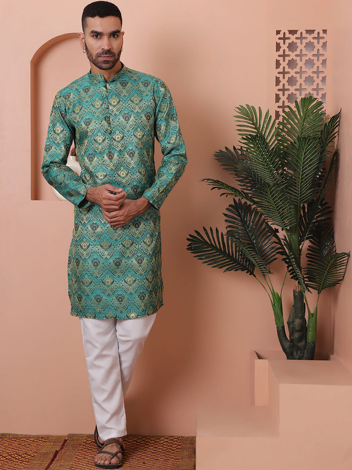 Men Green Silk Blend Straight Kurtas.