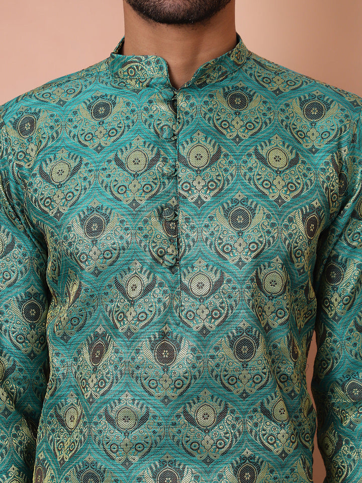 Men Green Silk Blend Straight Kurtas.