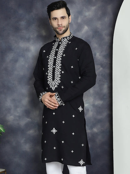 Men'S Embroidered Kurtas