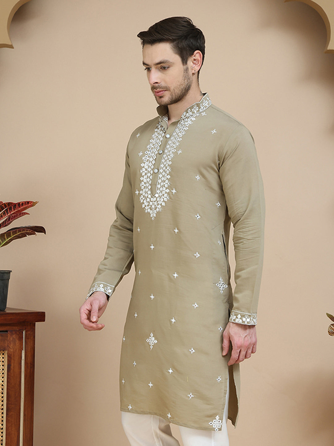 Men'S Embroidered Kurtas