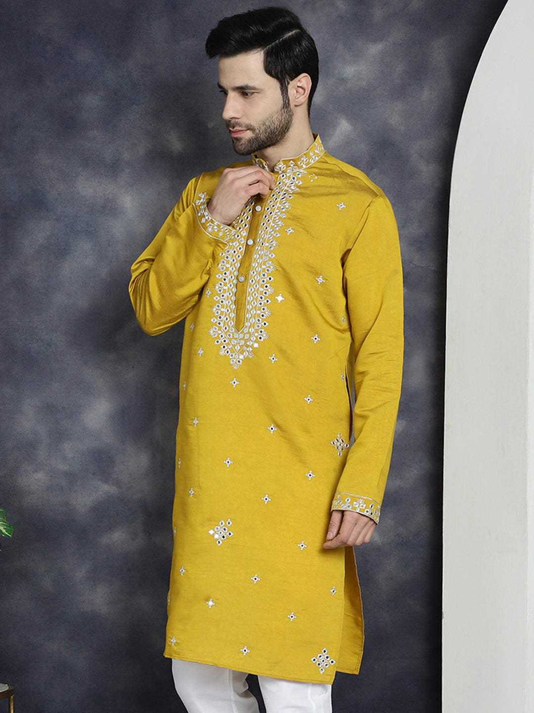 Men'S Embroidered Kurtas